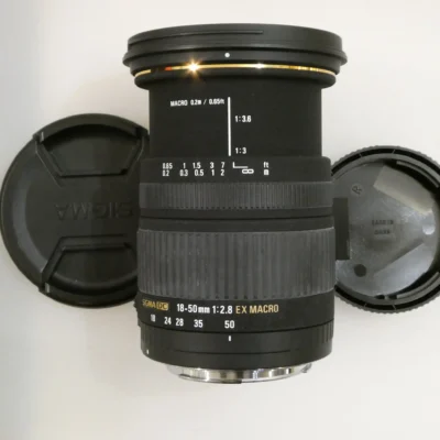 Sigma 18-50mm f/2.8 EX DC Macro