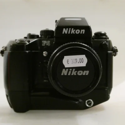 Nikon F4 con 35-70mm usata garantita - Ottica Centrale Vicenza
