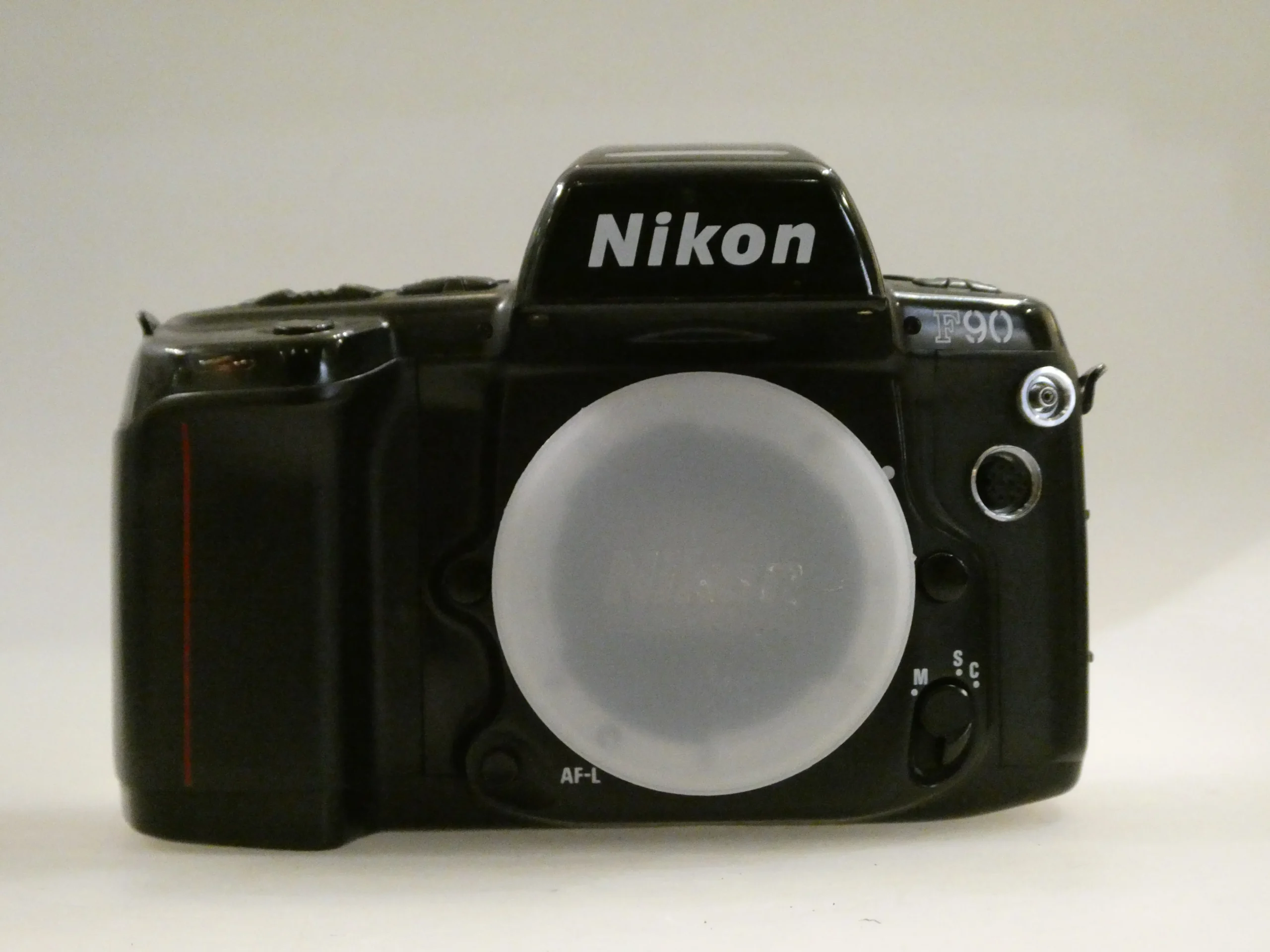 Nikon F90 usata garantita - Ottica Centrale Vicenza