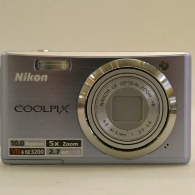 Nikon Coolpix S560 NOS nuova mai utilizzata vintage - Ottica Centrale Vicenza