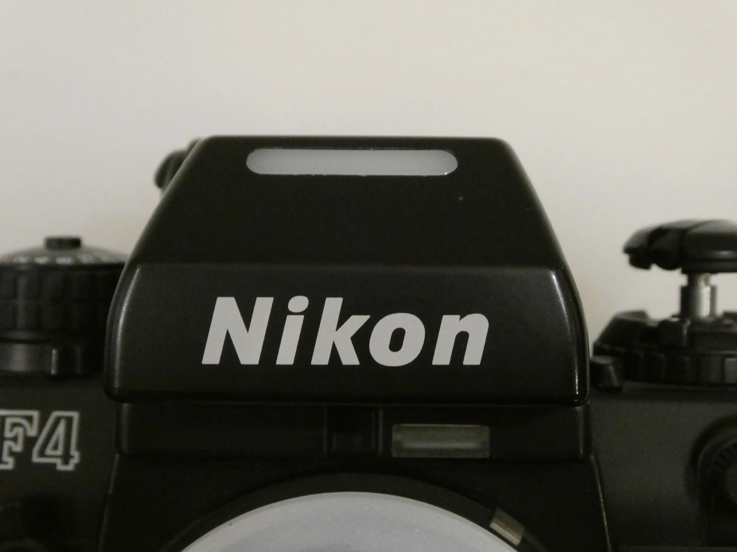 Nikon F4 usata garantita - Ottica Centrale Vicenza