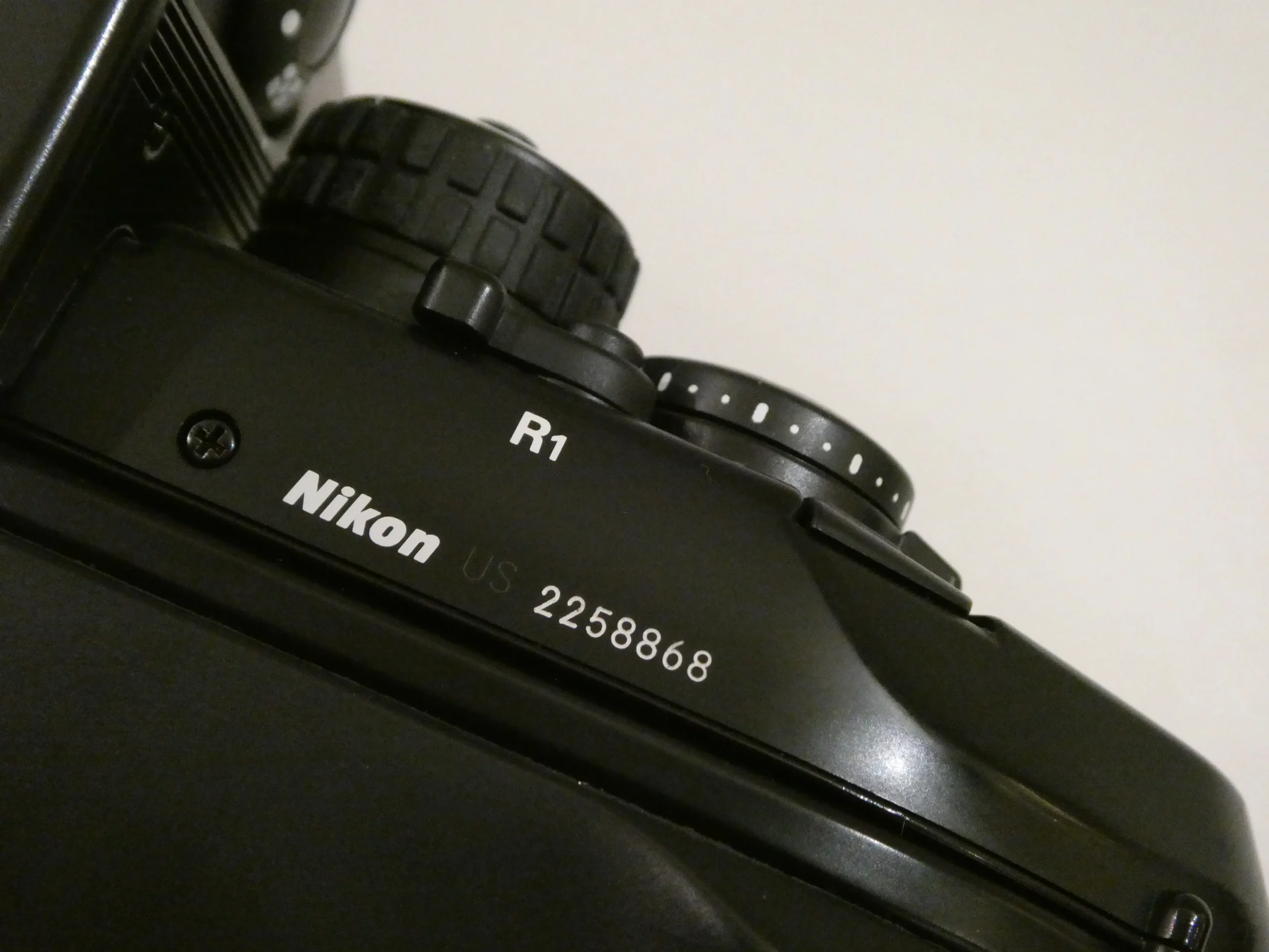 Nikon F4 usata garantita - Ottica Centrale Vicenza