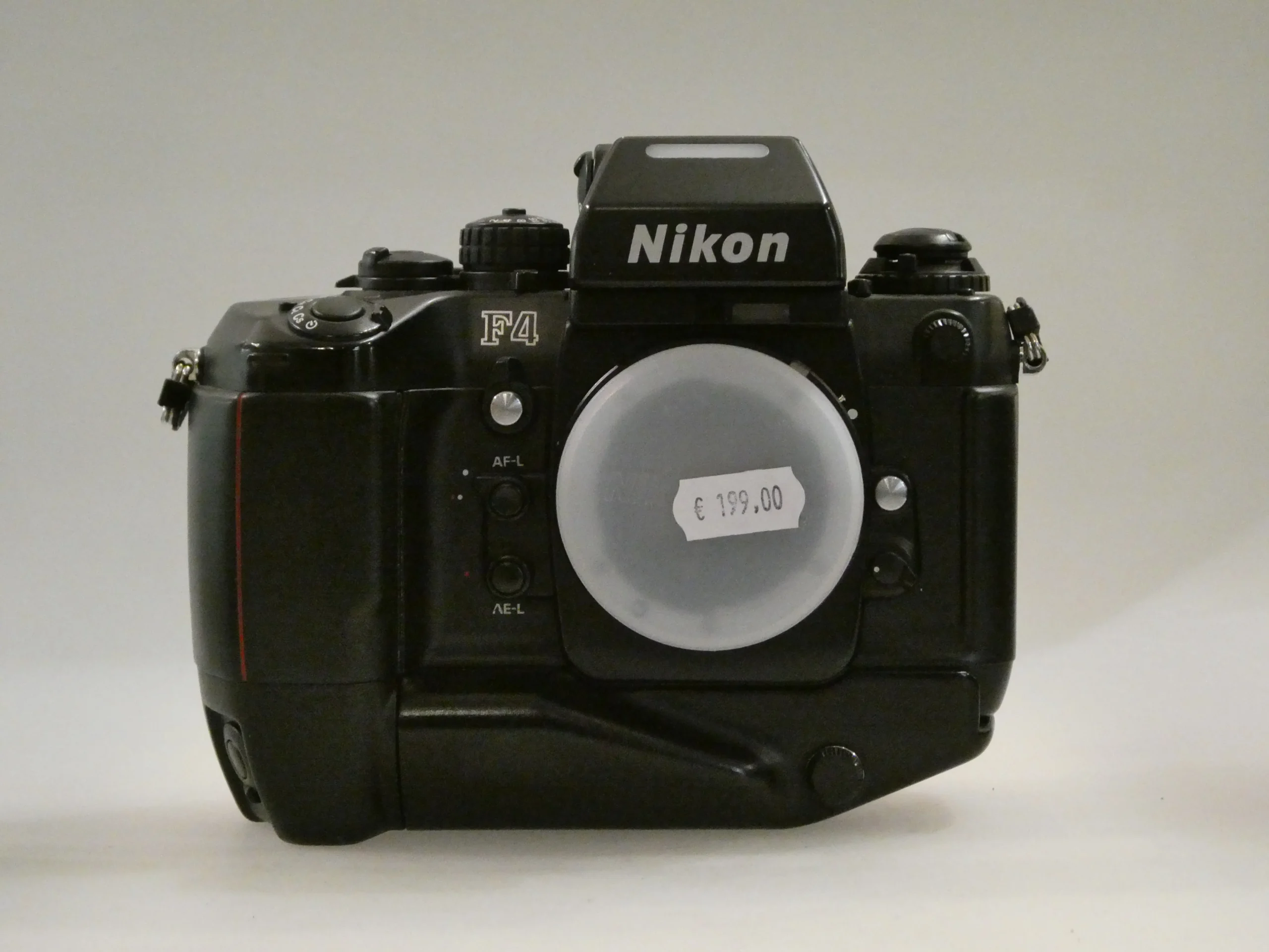 Nikon F4 usata garantita - Ottica Centrale Vicenza