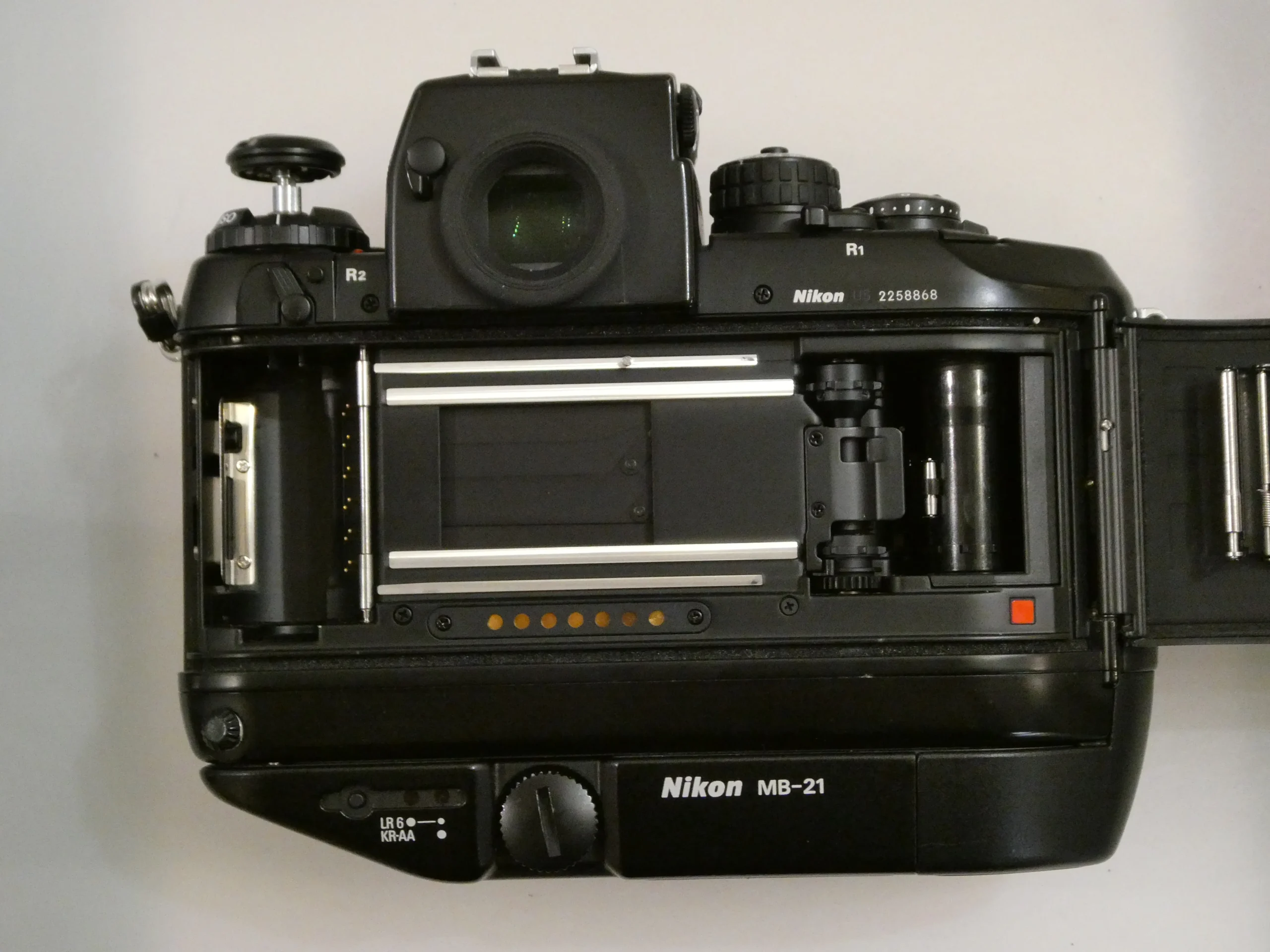 Nikon F4 usata garantita - Ottica Centrale Vicenza
