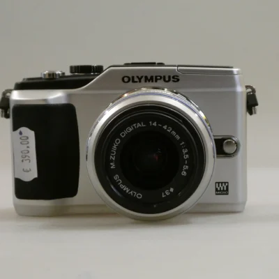 Olympus PEN E-PL2 con 14-42mm NOS nuova mai utilizzata vintage - Ottica Centrale Vicenza