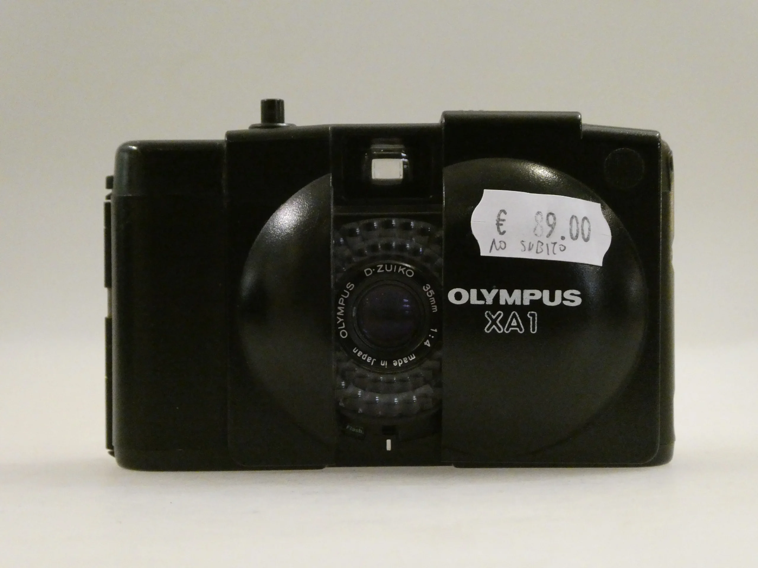 Olympus XA1 da collezione usata garantita - Ottica Centrale Vicenza
