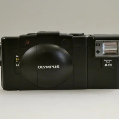 Olympus XA2 con Electronic Flash A11 usata garantita - Ottica Centrale Vicenza